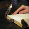Kitab oxuma üçün lampa Kitab oxuma üçün lampa